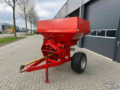 Distributeur d‘engrais Kuhn Kunstmeststrooier C ZSB