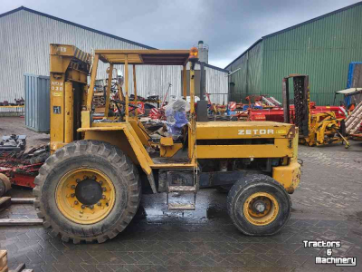 Charriot tous terrains à mât Zetor N9-030