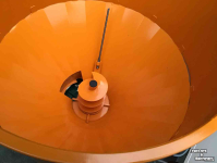 Épandeur de sciure pour des logettes Flingk SE250