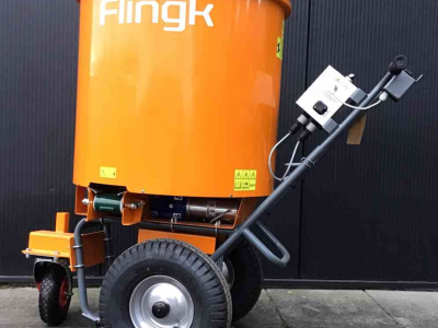 Épandeur de sciure pour des logettes Flingk SE250