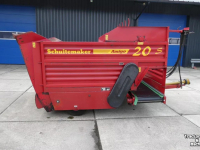 Distributeur de fourrage en bloc Schuitemaker Amigo S20 Blokkendoseerwagen
