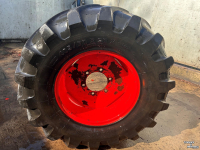 Roues, Pneus, Jantes, Barillets Jumelage Michelin 405/70R20 op velg
