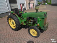 Tracteur pour vignes et vergers John Deere 1030 vu