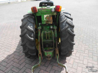 Tracteur pour vignes et vergers John Deere 1030 vu