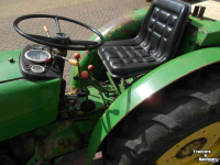 Tracteur pour vignes et vergers John Deere 1030 vu
