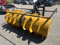 Eparpilleur de fourrage Mammut Gigant 280 HSB