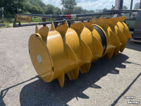 Eparpilleur de fourrage Mammut Gigant 280 HSB