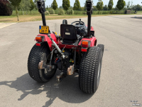 Tracteur pour vignes et vergers Shibaura ST333H Hydrostaat