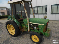 Tracteur pour vignes et vergers John Deere 1020 v