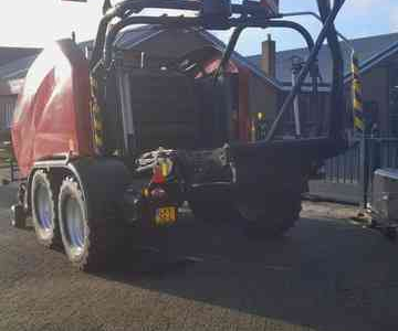 Presses Case-IH RB545 sillage pack