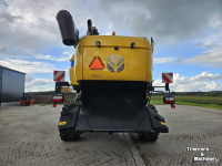 Moissonneuse batteuse New Holland CX 8.70
