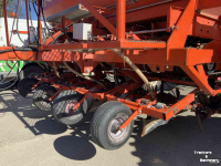 Planteuse de pommes de terre Structural 4 R Snarenbed pootmachine| kistenkantelaar | Miedema | Dewulf