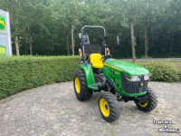 Tracteur pour vignes et vergers John Deere 3038E