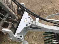 Chargeuse sur pneus Heuvelmans onkruidborstel Giant