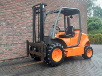 Charriot tous terrains à mât  Ausa C150H 4WD