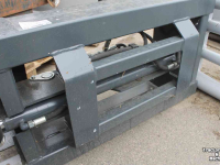 Pince à balle Sonarol CBP SNR 2300/2 balenklem pakkenklem ronde balen en vierkante pakken euro voorlader aankoppeling