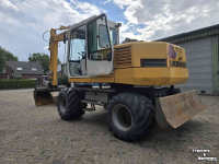 Pelles sur pneus Liebherr 312 banden kraan graafmachine