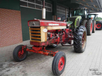 Tracteur International Farmall 560