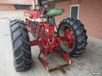 Tracteur International Farmall 560