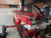 Tracteur International Farmall 560