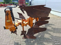 Charrues Huard 3 schaar wentel ploeg
