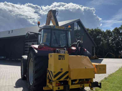 Tracteur Massey Ferguson 6490 met herder MBK503LSH