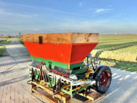 Planteuse de pommes de terre  Te koop uien/bollen plantenmachine 1,5