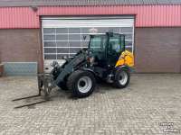 Chargeuse sur pneus Giant G5000 Kniklader