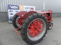 Tracteurs anciens  Mc Cormick Farmall F12