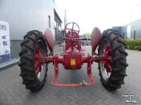 Tracteurs anciens  Mc Cormick Farmall F12