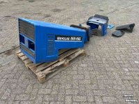 Pièces d‘occasion pour tracteurs New Holland 55-56 motorkap + delen gebruikt