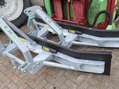 Autres équipements pour rue, entretien des accotements et des fossés Zocon RS270 rubberschuif