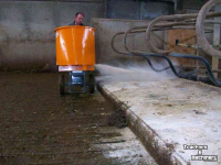 Épandeur de sciure pour des logettes Flingk SE 250
