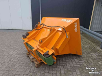 Épandeur de sciure pour des logettes Flingk ZX 1500
