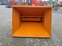Épandeur de sciure pour des logettes Flingk ZX 1500