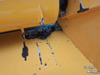 Épandeur de sciure pour des logettes Flingk ZX 1500
