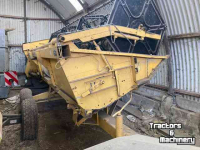 Moissonneuse batteuse New Holland TX64