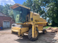 Moissonneuse batteuse New Holland 8070