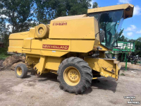 Moissonneuse batteuse New Holland 8070