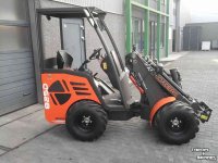 Chargeuse sur pneus Cast 825 D