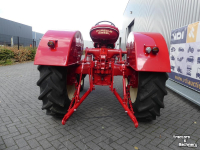 Tracteurs anciens Porsche P133
