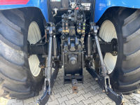 Tracteur New Holland T7030 PowerCommand. Fronthef, Vooras vering, 40km.