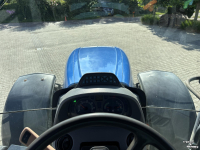 Tracteur New Holland T7030 PowerCommand. Fronthef, Vooras vering, 40km.