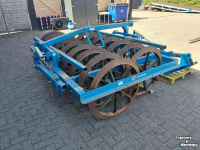 Rouleau compacteur latérale / avant Rabe DUPA 900/17 W-255 45 graden Vorenpakker voor 5 schaar ploeg