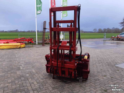 Coupe-blocs d'ensilage Strautmann 232