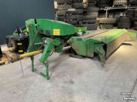 Faucheuse John Deere Kuhn 331 achtermaaier met kneuzer