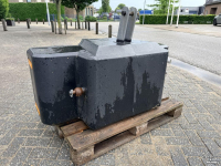 Pièces d‘occasion pour tracteurs  Frontgewicht 1000kg