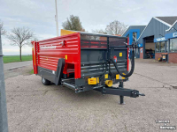 Distributeur de fourrage en bloc Schuitemaker Amigo 40S blokkendoseerwagen