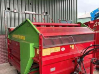 Distributeur de fourrage en bloc Strautmann BVW