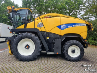 Ensileuse automotrice New Holland FR 9050
